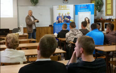 DRUTEX kształci uczniów szkół budowlanych